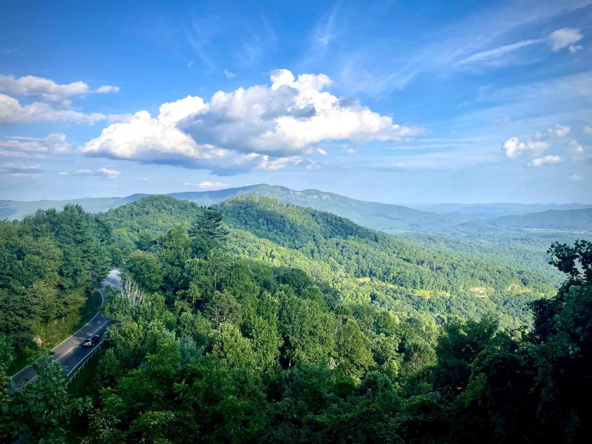 Skyline Village Inn Spruce Pine Экстерьер фото