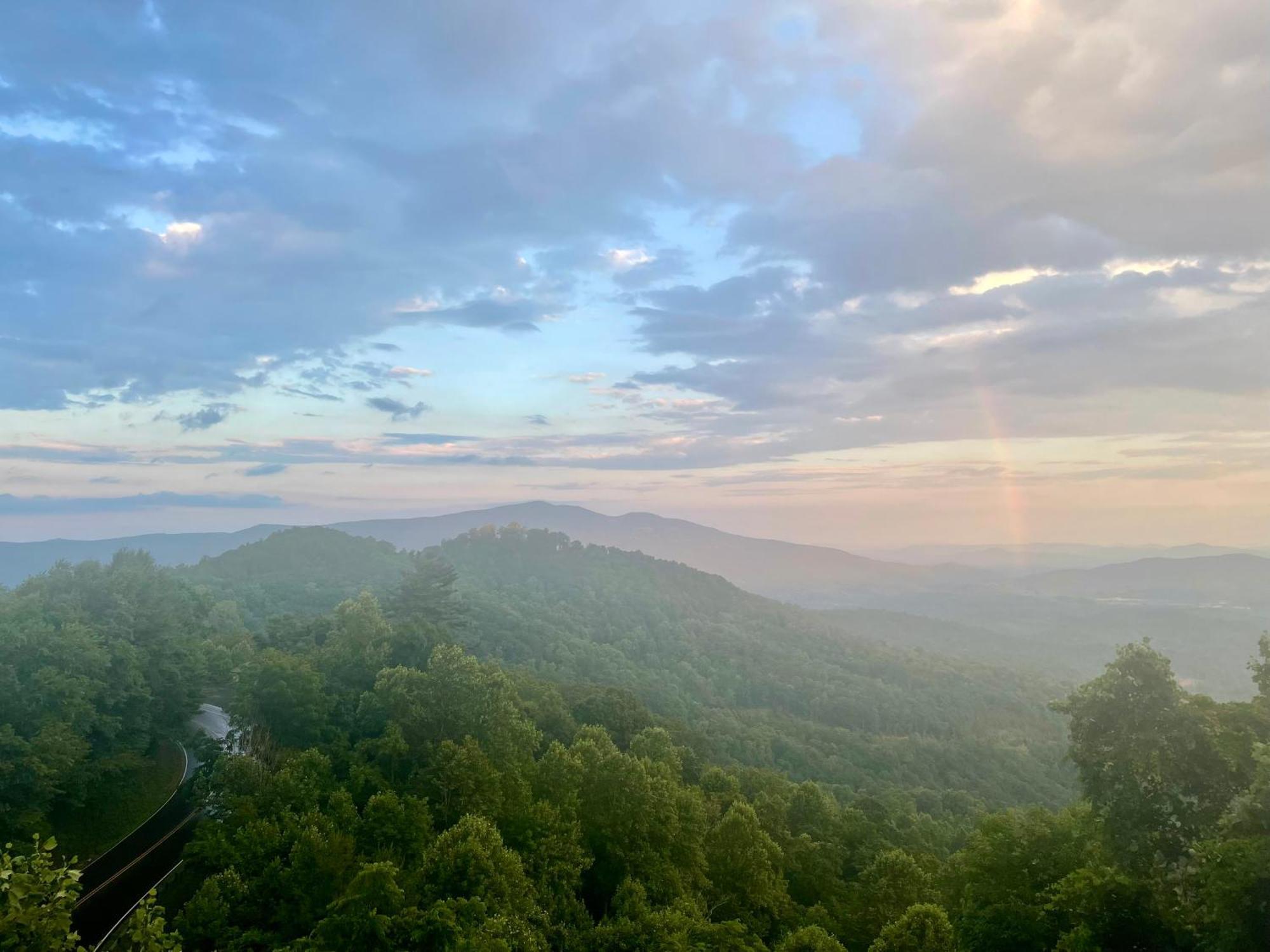 Skyline Village Inn Spruce Pine Экстерьер фото