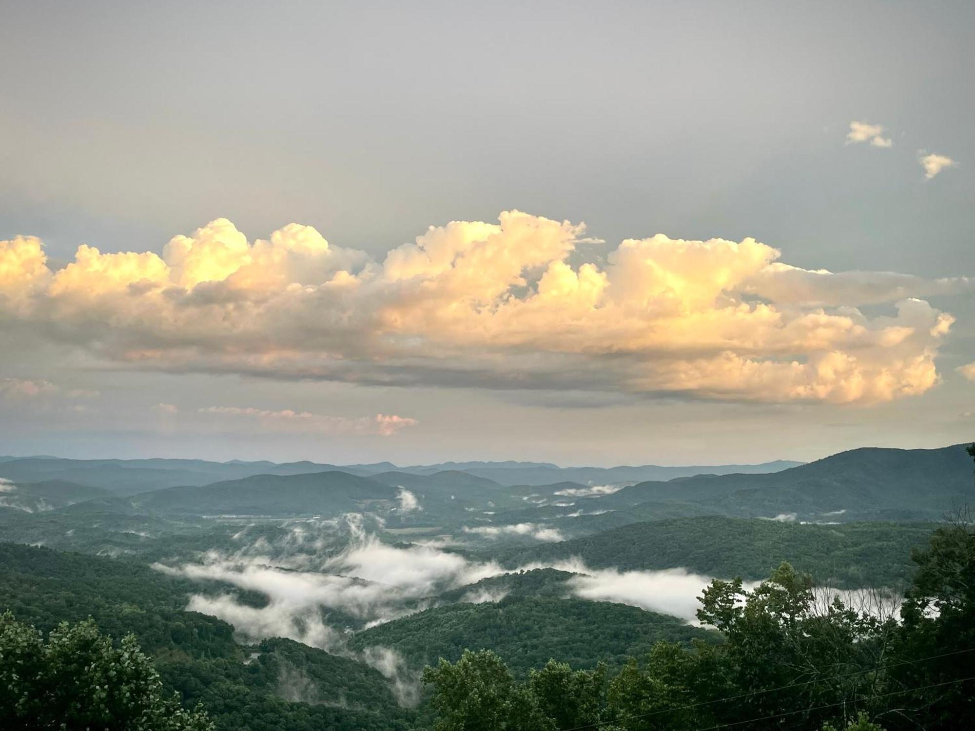 Skyline Village Inn Spruce Pine Экстерьер фото